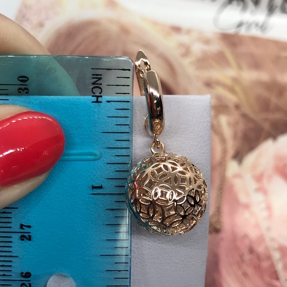 Rose Gold Plated Set of Earrings and Necklace - Picture 3 of 4